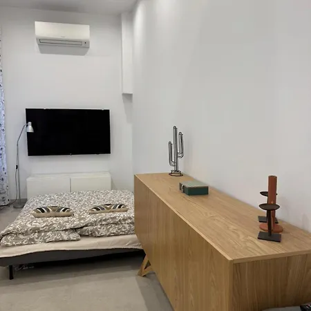 Centre * Ним