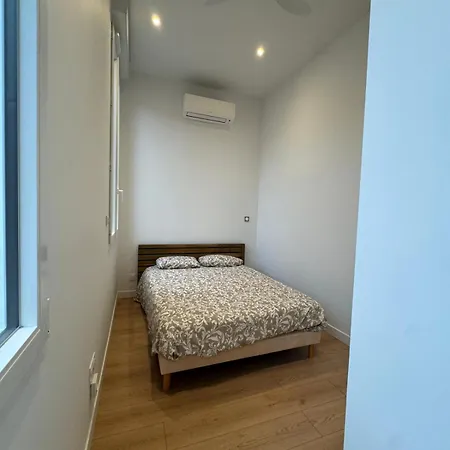 Centre Apartment *